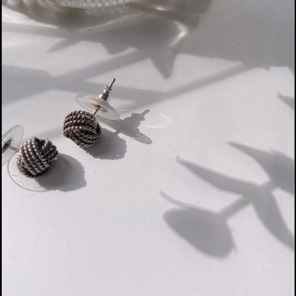 Authentic Tiffany & Co twisted knot earrings - Picture 4 of 5